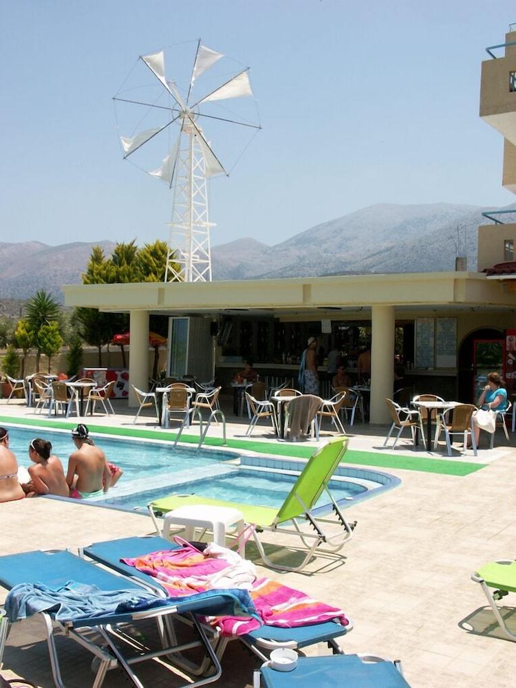 Nikos Hotel Малиа Екстериор снимка