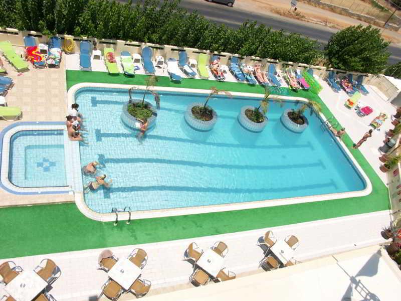 Nikos Hotel Малиа Екстериор снимка