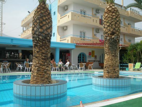 Nikos Hotel Малиа Екстериор снимка